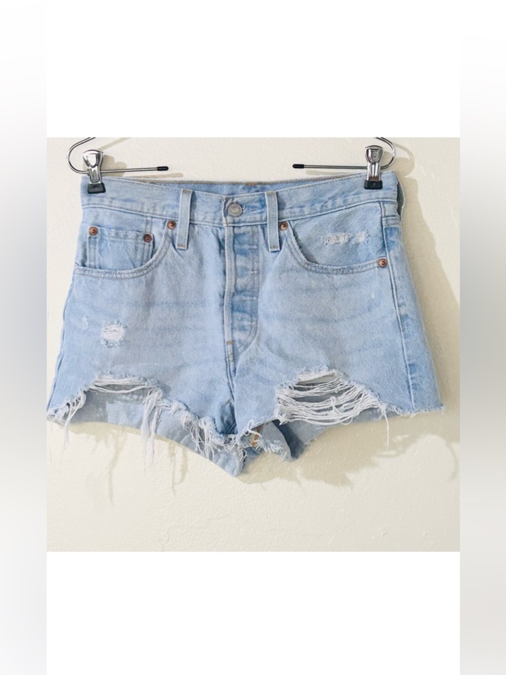 Vintage Levi”s 501 Light Wash Distressed Cut Off Shorts Size 26